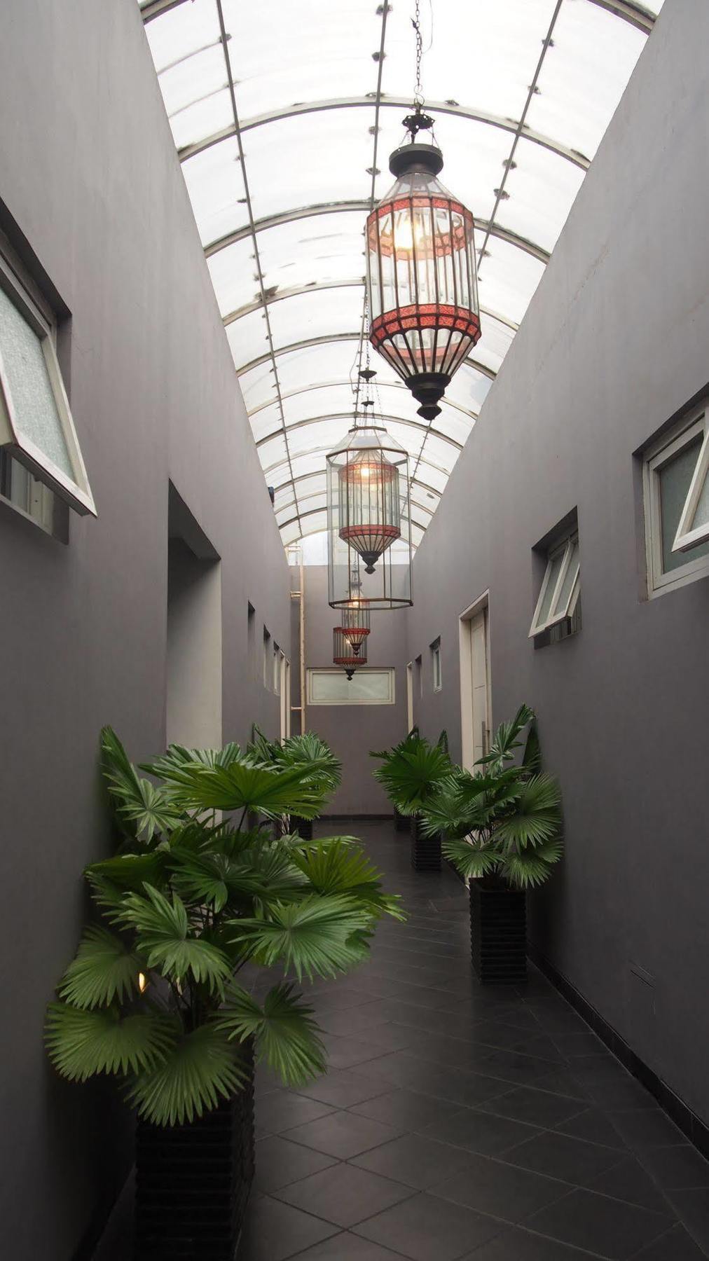Kemang Hotel 2*